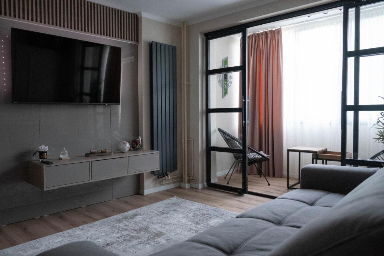 Cosy 2 Rooms Apartment In The Center Of The City Bukarest Kültér fotó