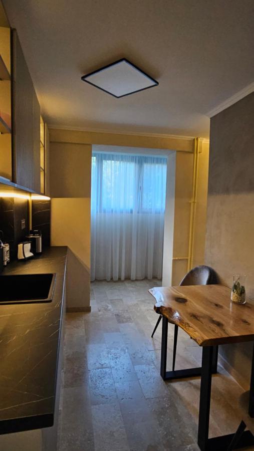 Cosy 2 Rooms Apartment In The Center Of The City Bukarest Kültér fotó