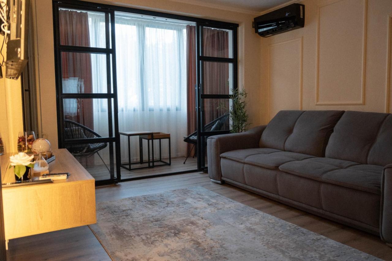 Cosy 2 Rooms Apartment In The Center Of The City Bukarest Kültér fotó