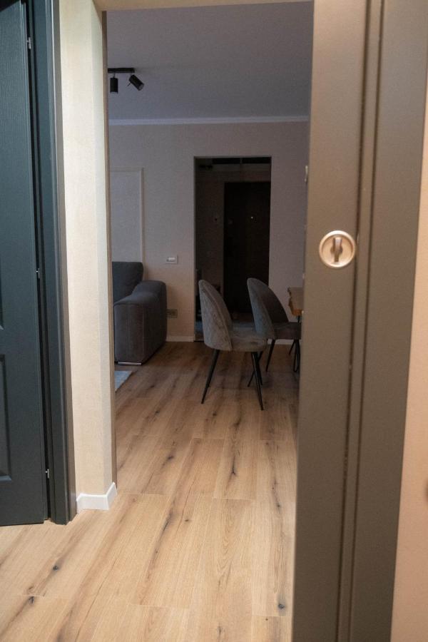 Cosy 2 Rooms Apartment In The Center Of The City Bukarest Kültér fotó