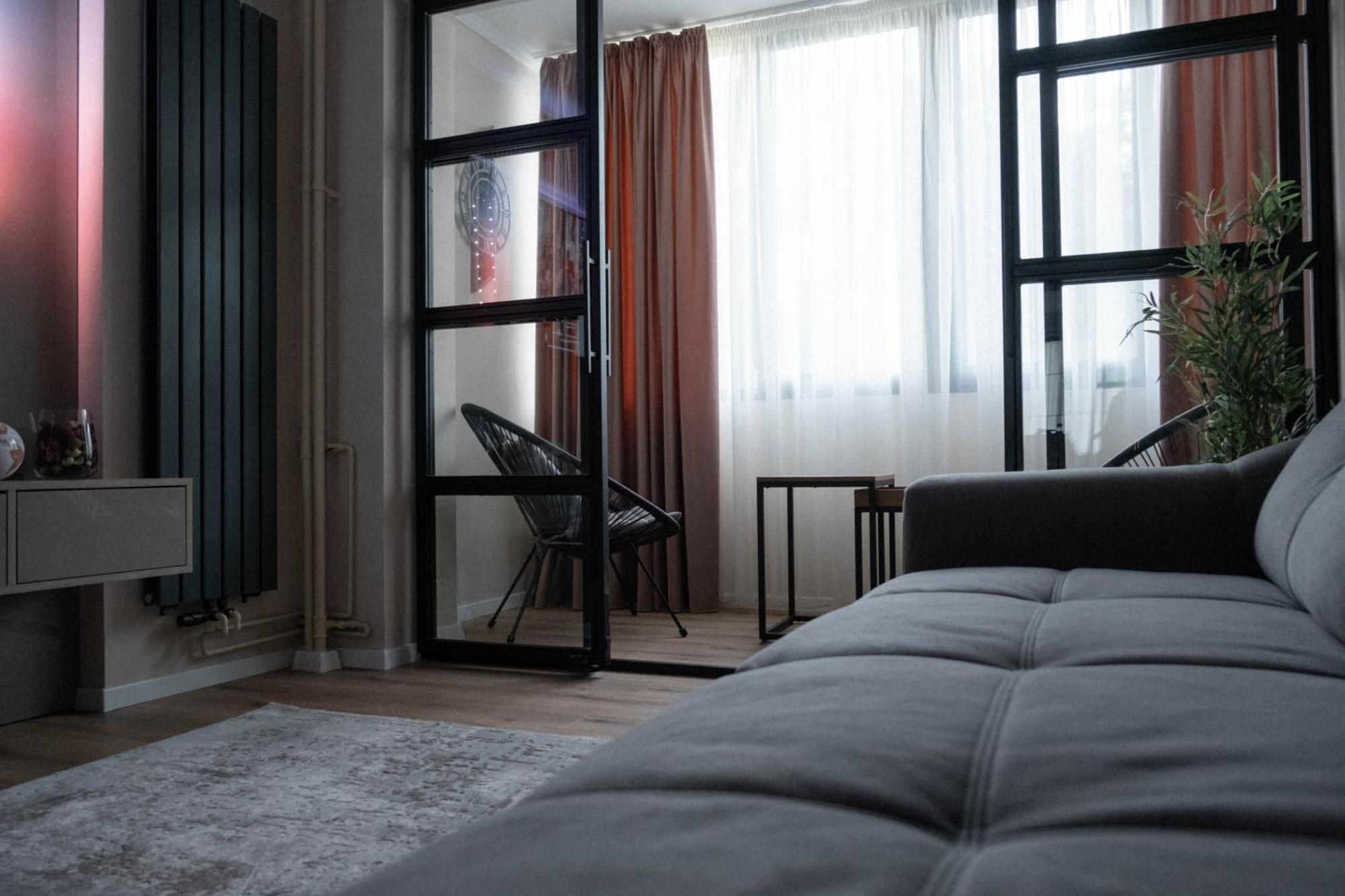 Cosy 2 Rooms Apartment In The Center Of The City Bukarest Kültér fotó