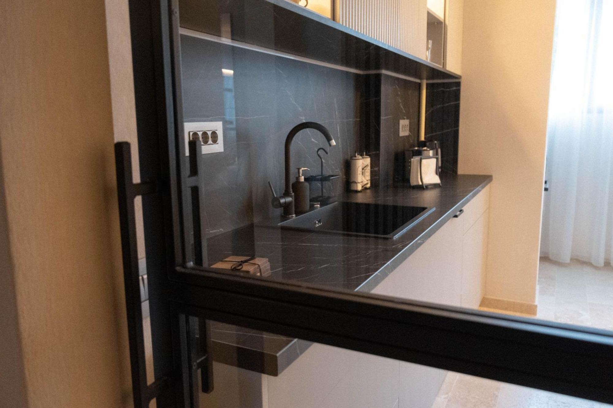 Cosy 2 Rooms Apartment In The Center Of The City Bukarest Kültér fotó